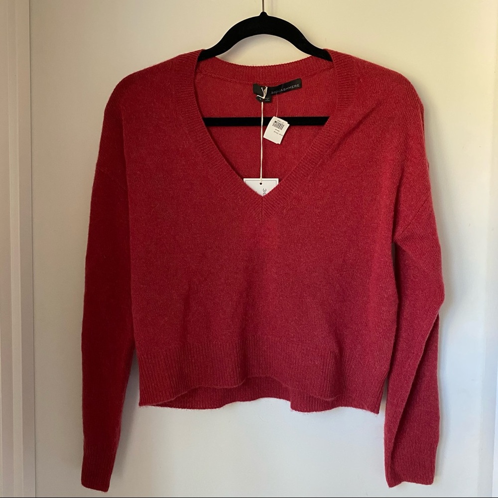 360 Cashmere V Neck Sweater